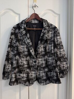 Stylish Blazer with 3/4 Ruched Sleeves